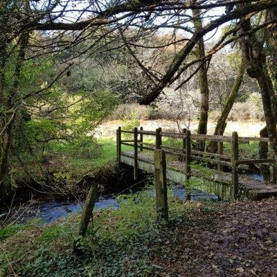 Nearby bridge over the River Camel
